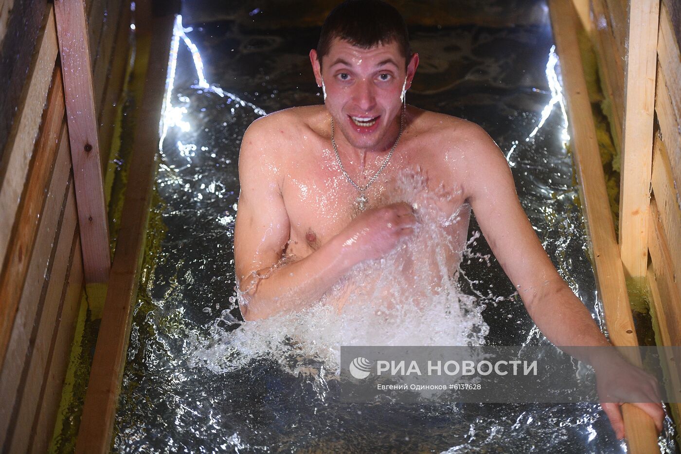 Крещенские купания в Москве