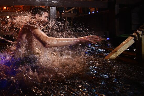 Крещенские купания в Москве