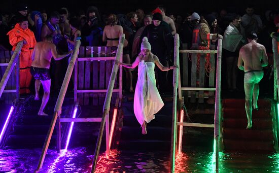 Крещенские купания в Москве