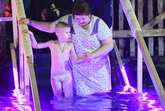 Крещенские купания в Москве