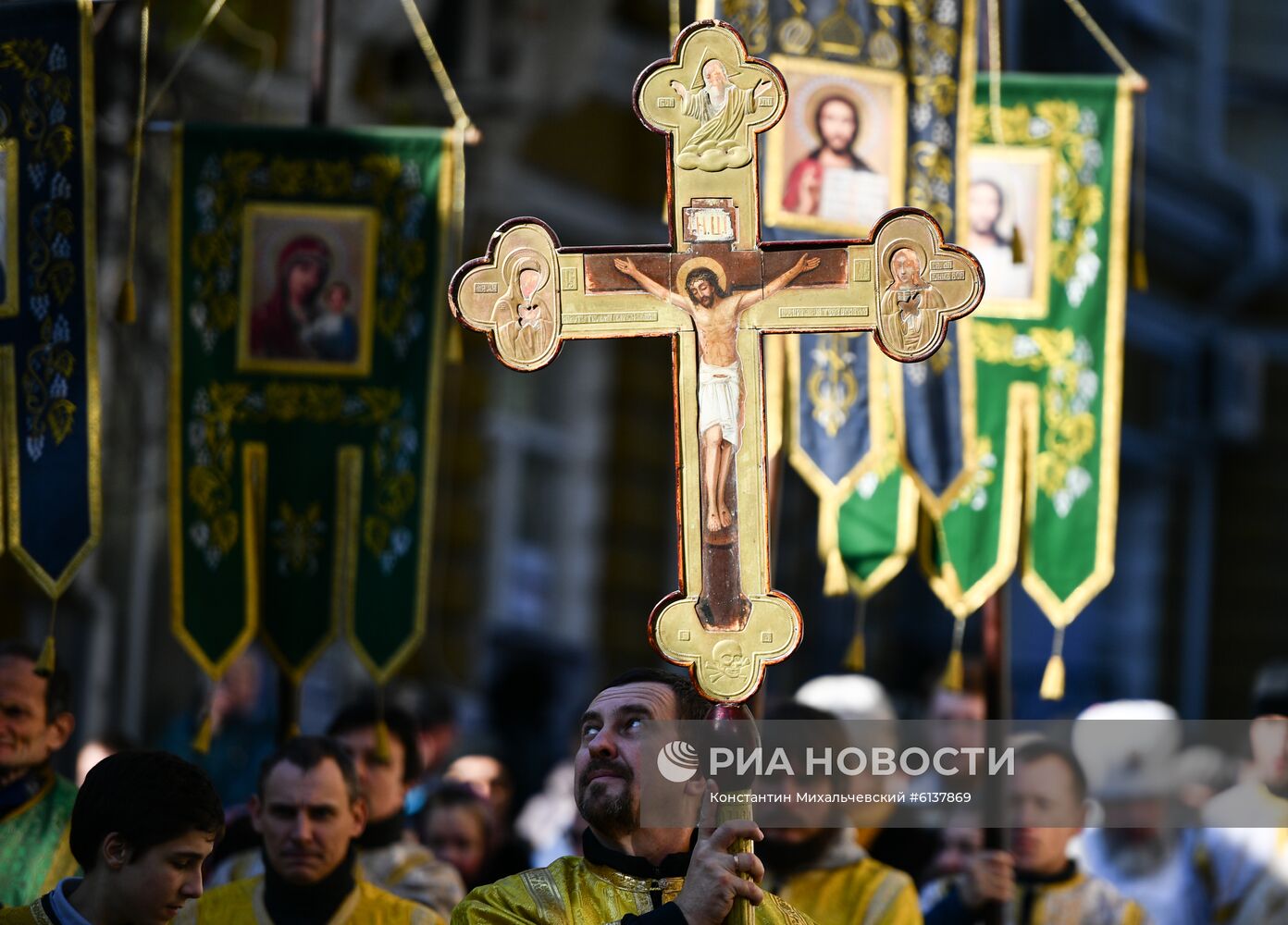 Празднование Крещения в регионах России