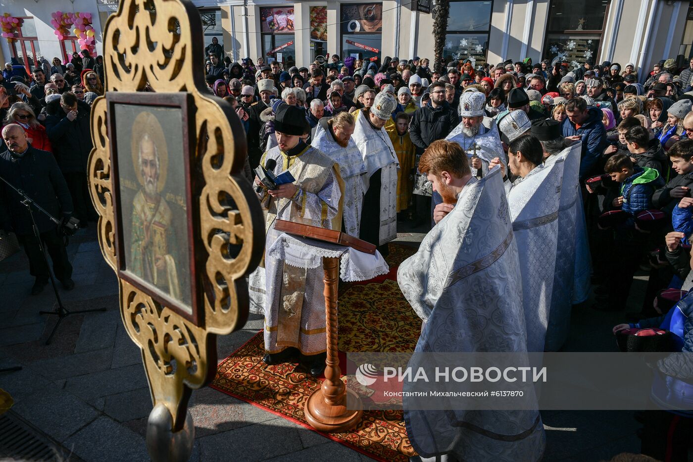 Празднование Крещения в регионах России