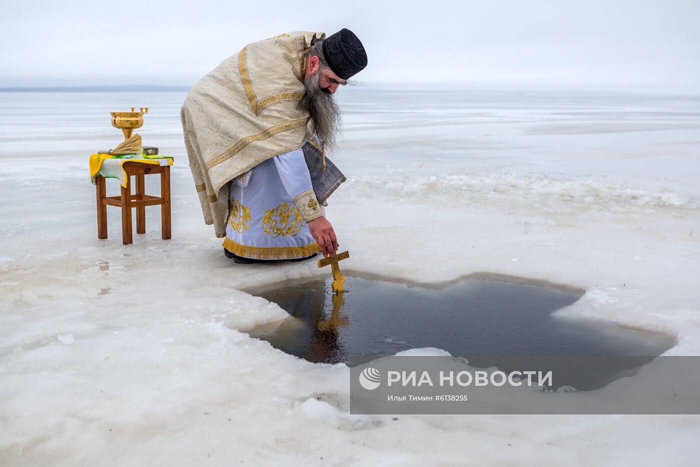 Празднование Крещения в регионах России