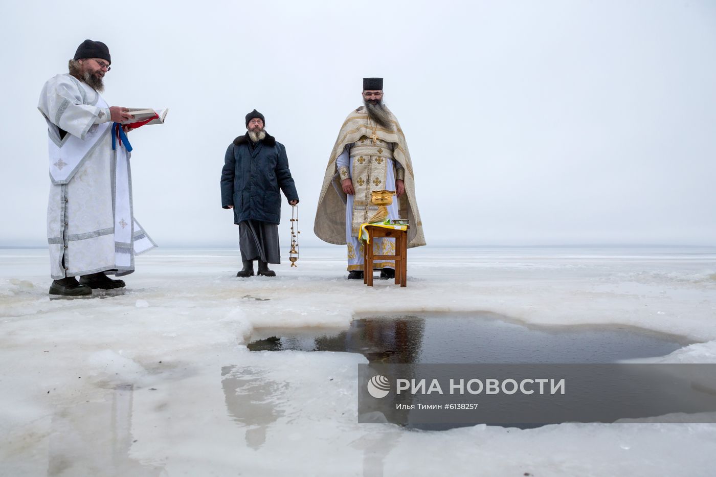 Празднование Крещения в регионах России