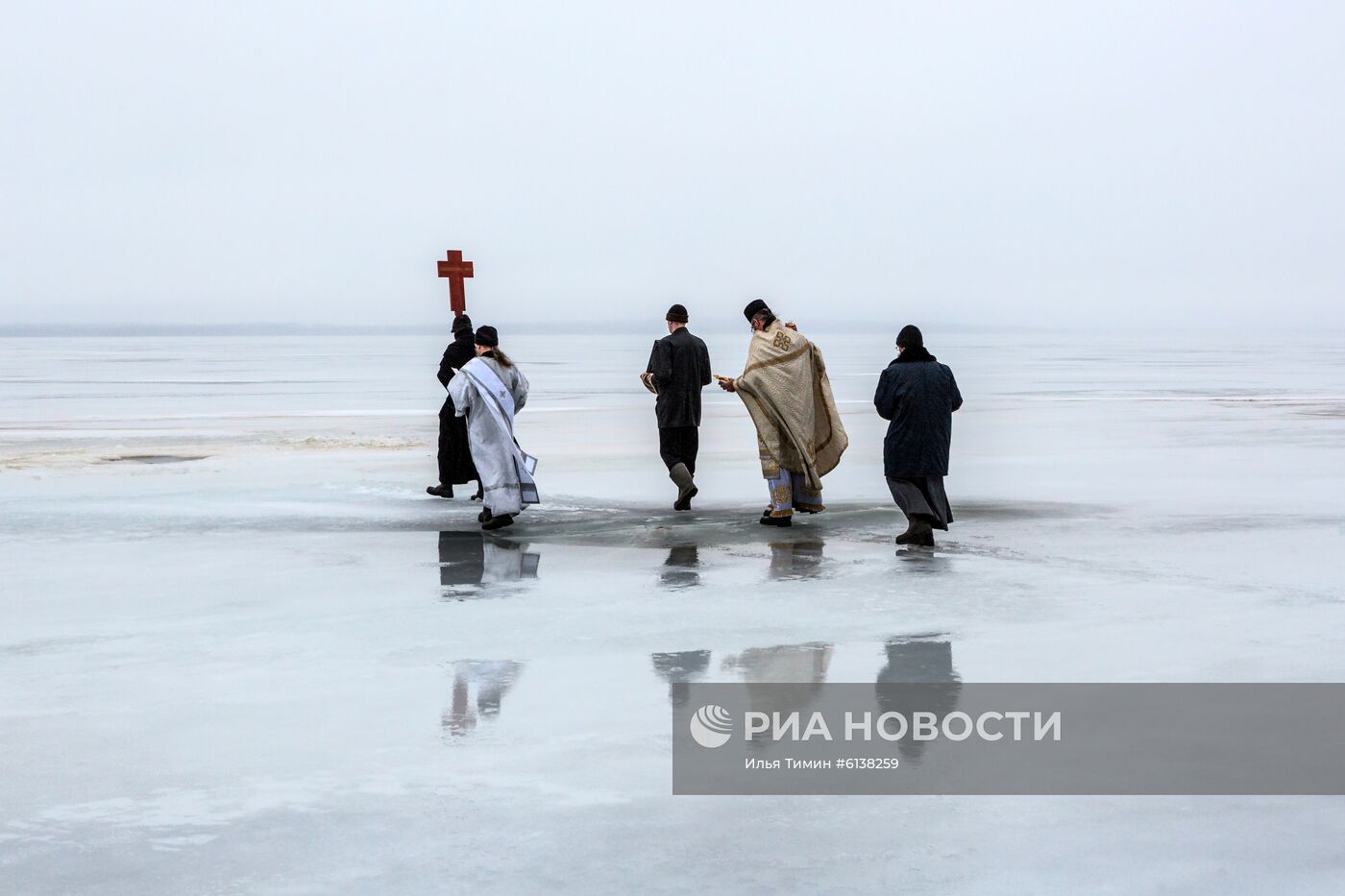 Празднование Крещения в регионах России