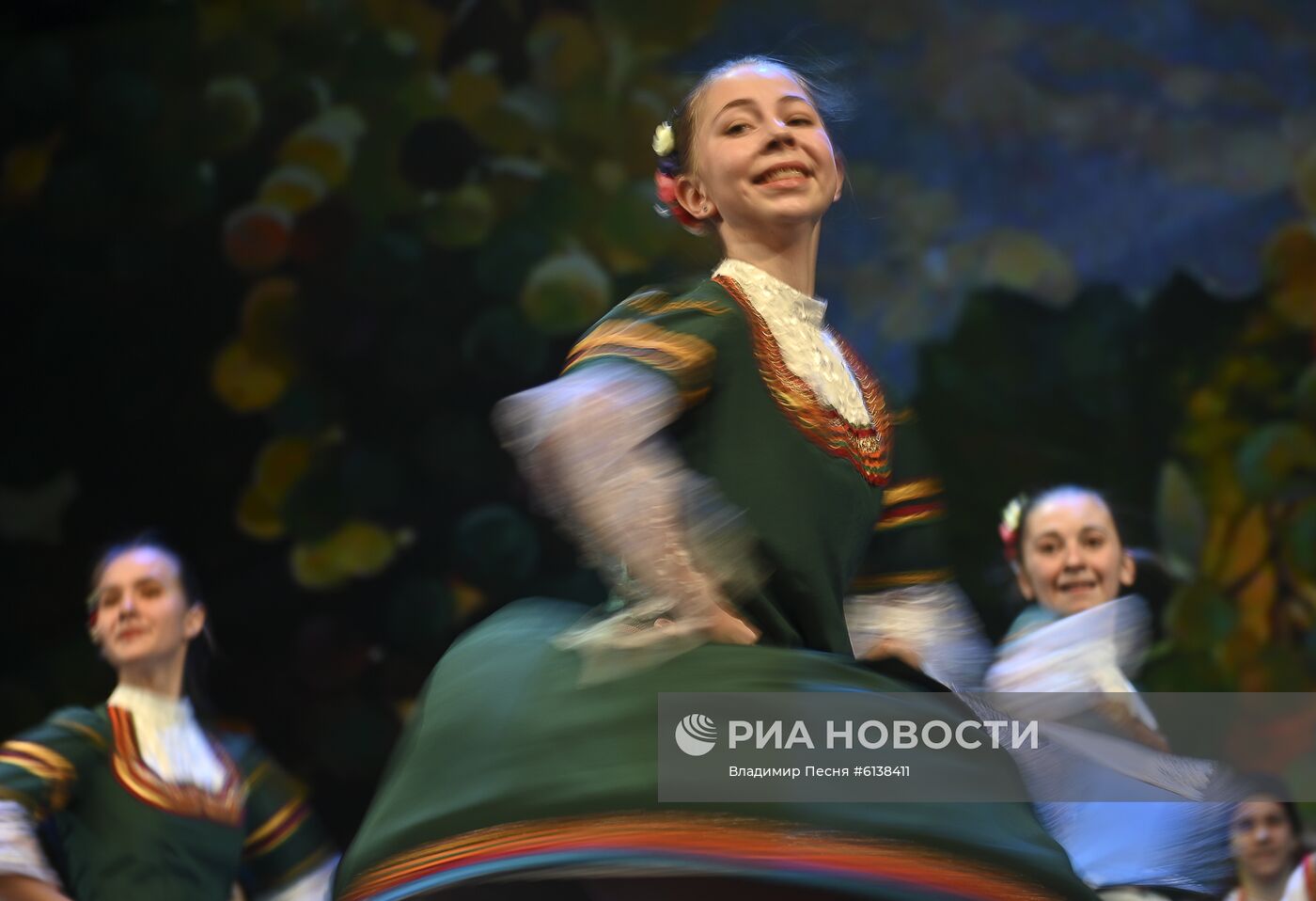 Конкурс "Весна священная" в театре "Русская песня"