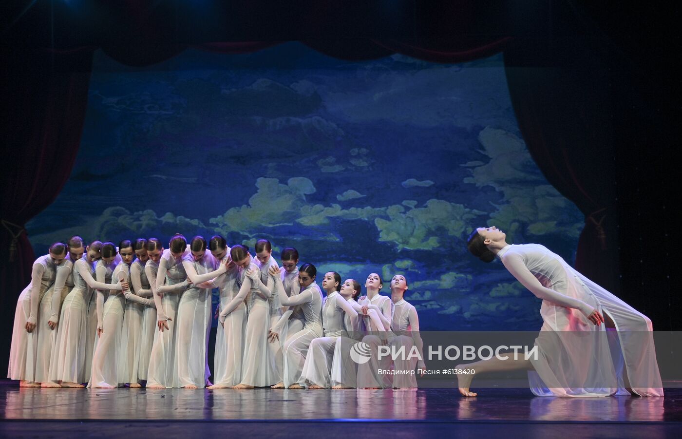 Конкурс "Весна священная" в театре "Русская песня" 