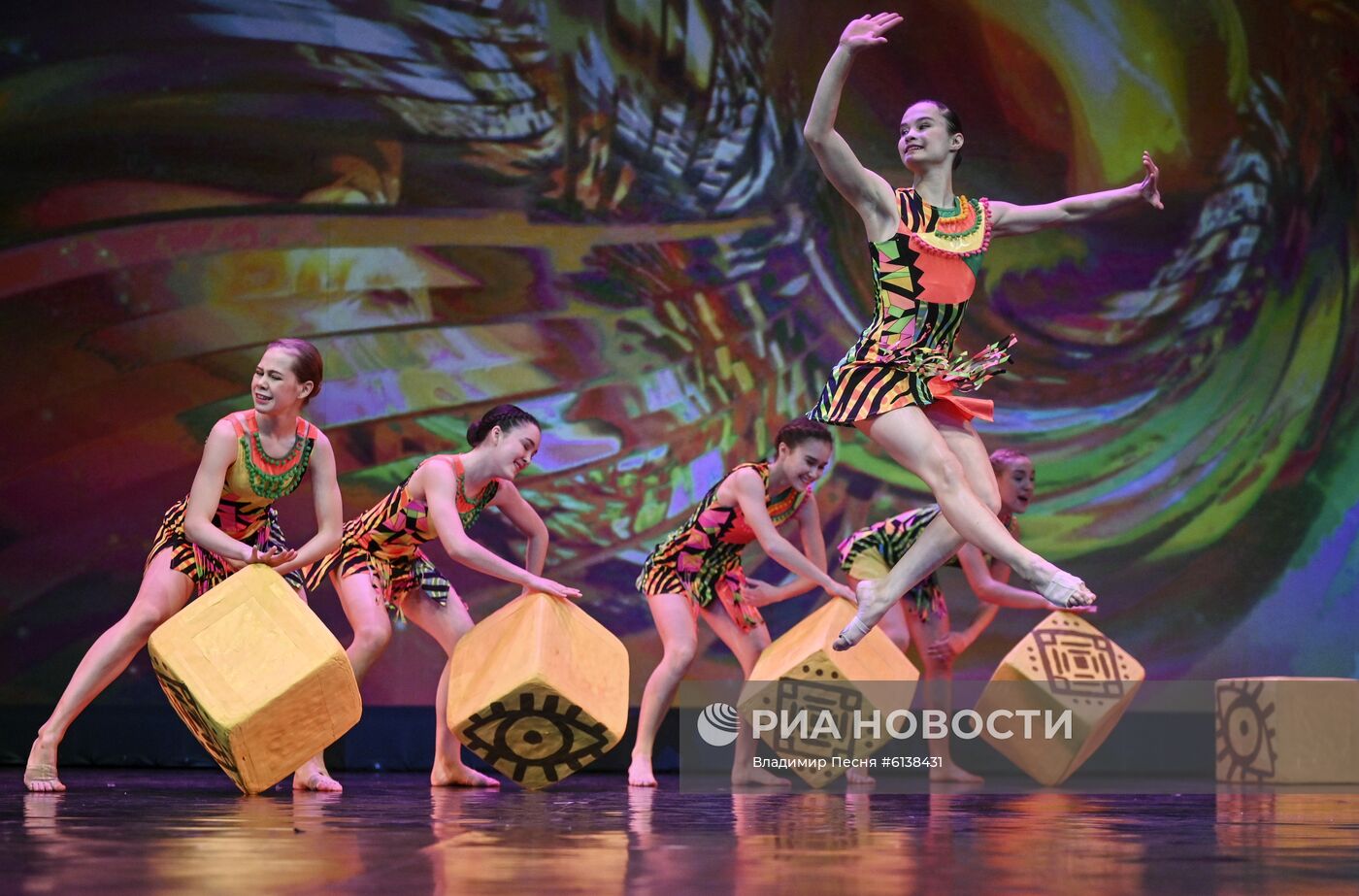 Конкурс "Весна священная" в театре "Русская песня" 