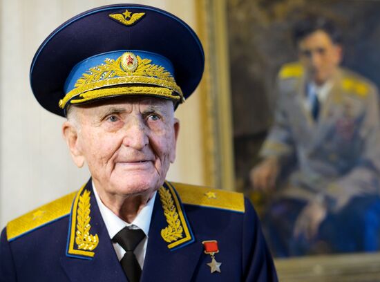 Ветеран Великой Отечественной войны С.М. Крамаренко