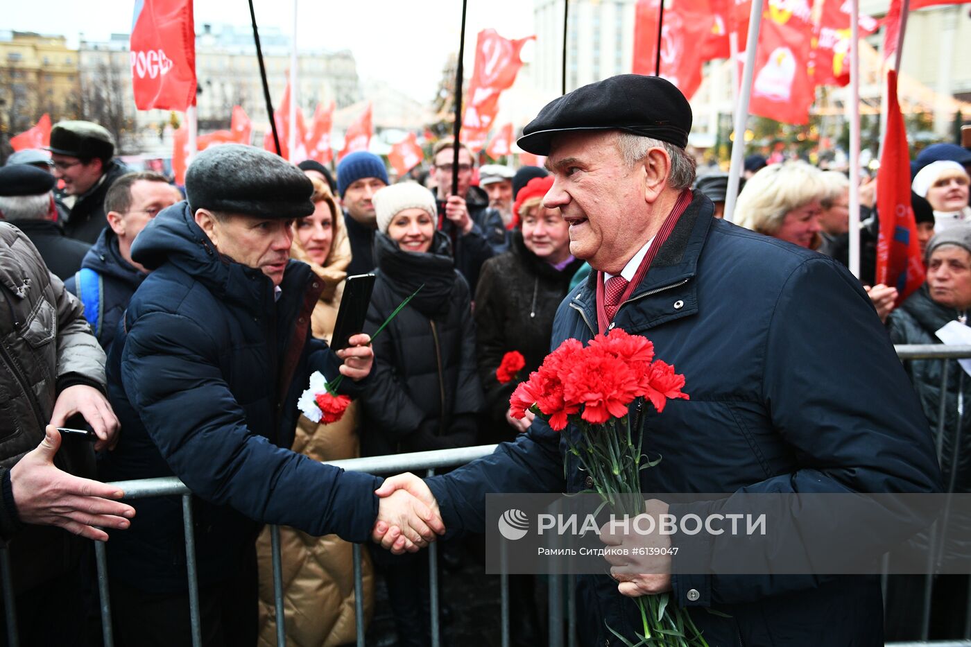 Возложение цветов к Мавзолею В. И. Ленина