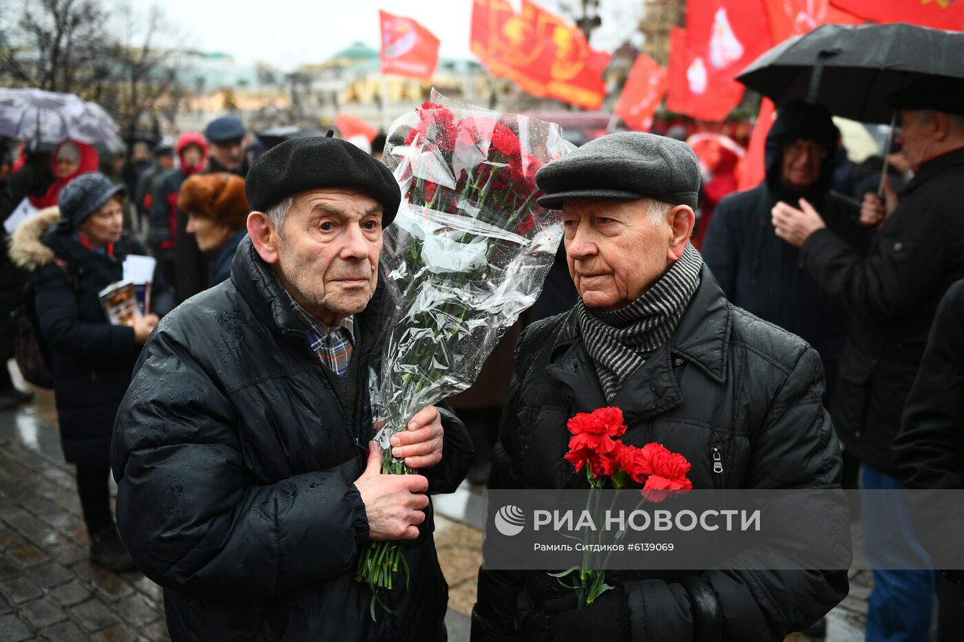 Возложение цветов к Мавзолею В. И. Ленина