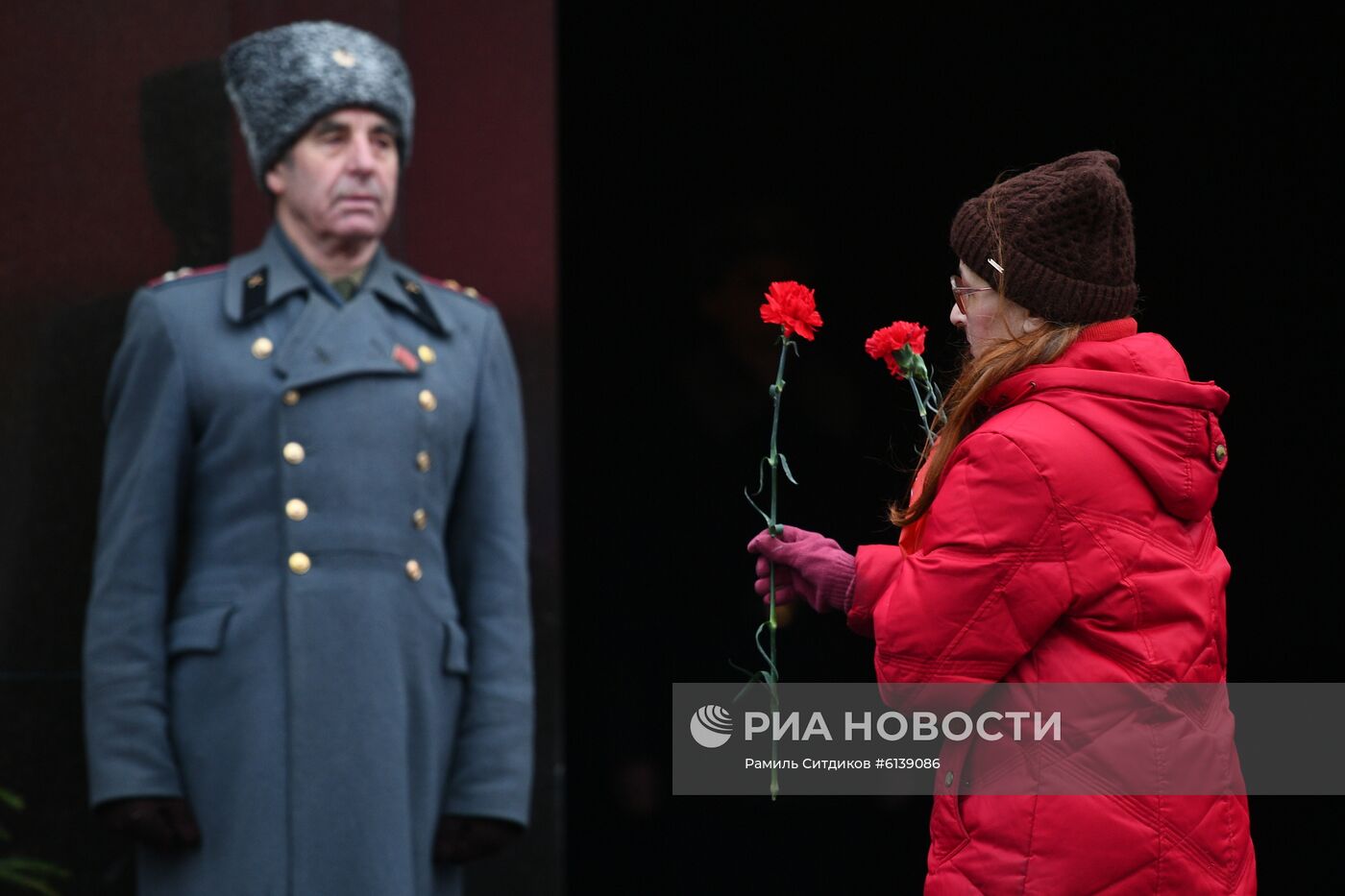 Возложение цветов к Мавзолею В. И. Ленина