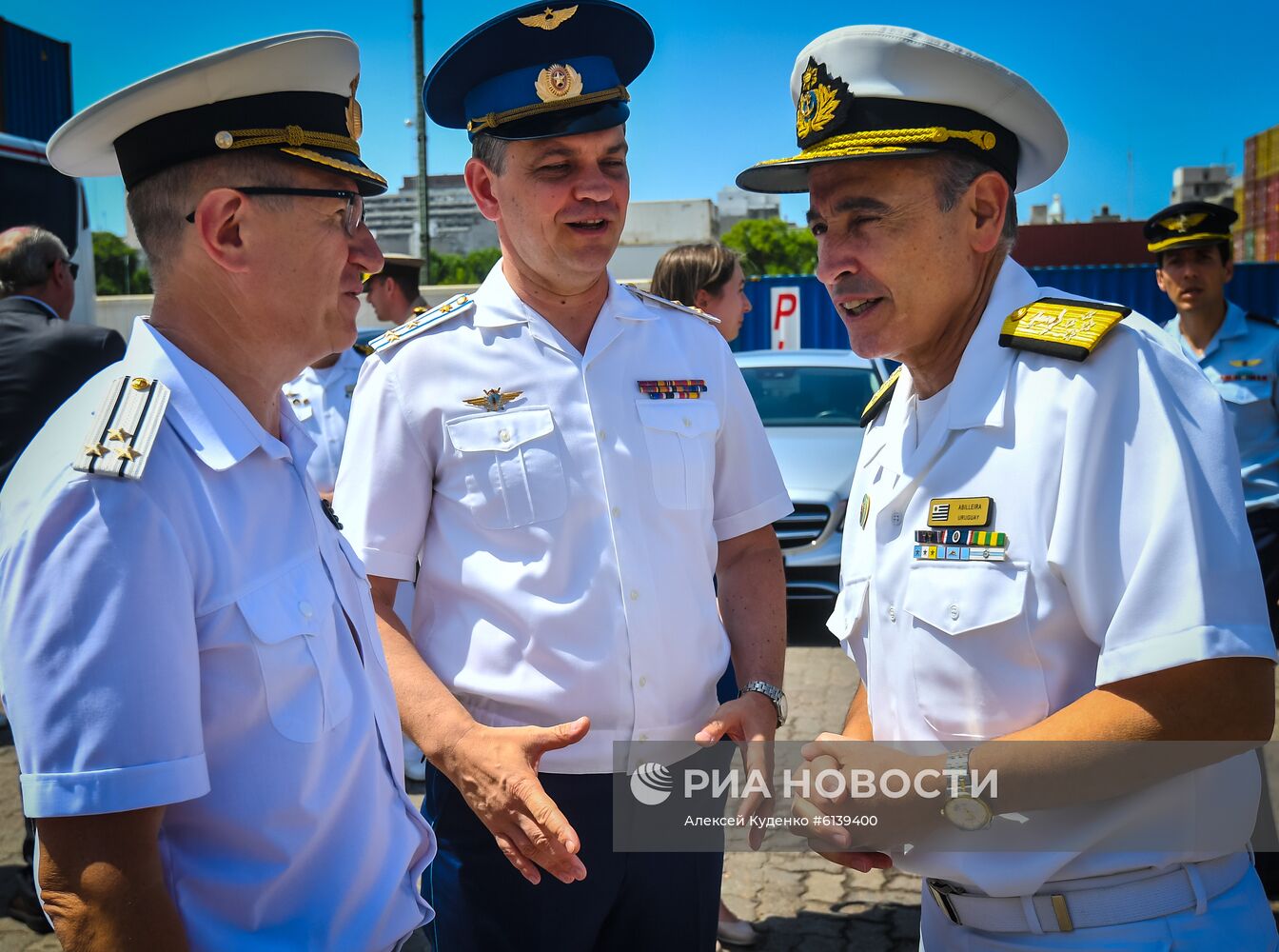 Исследовательское судно "Адмирал Владимирский" в порту Монтевидео