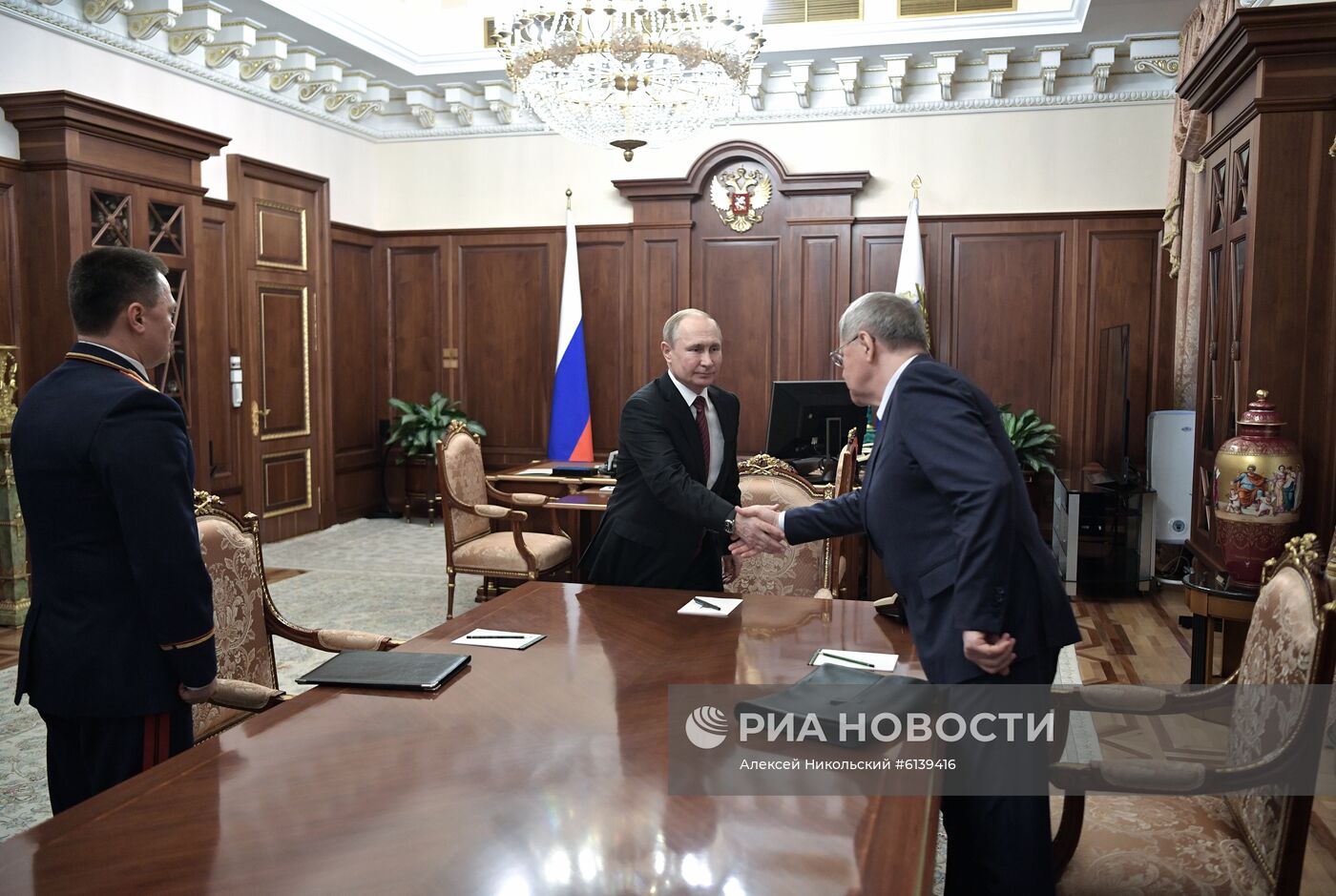 Президент РФ В. Путин встретился с генпрокурором Ю Чайкой и замглавой СК И. Красновым