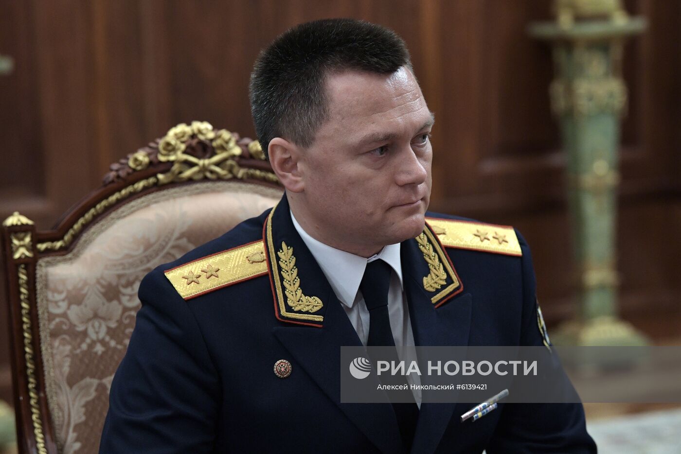 Президент РФ В. Путин встретился с экс-генпрокурором Ю. Чайкой и замглавой СК И. Красновым