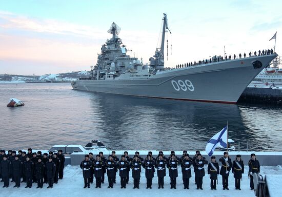 Подъем флага на танкере "Академик Пашин" 