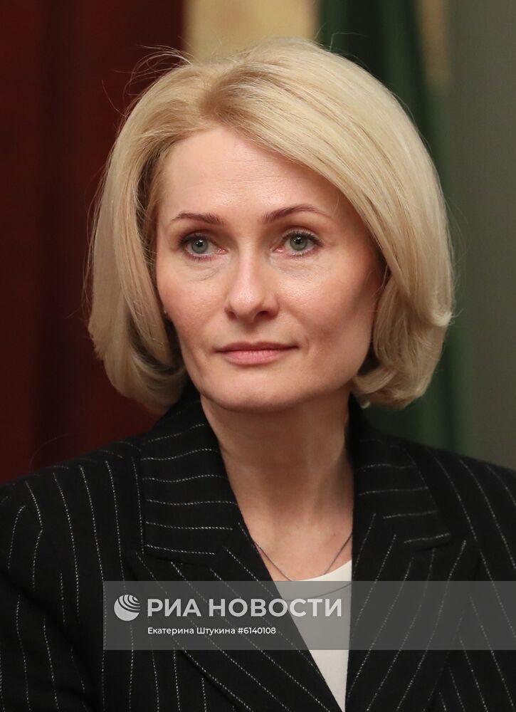 Президент РФ В. Путин провел встречу с новым правительством РФ