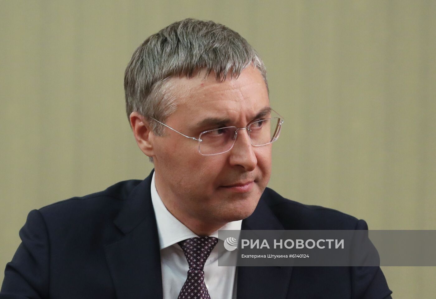 Президент РФ В. Путин провел встречу с новым правительством РФ
