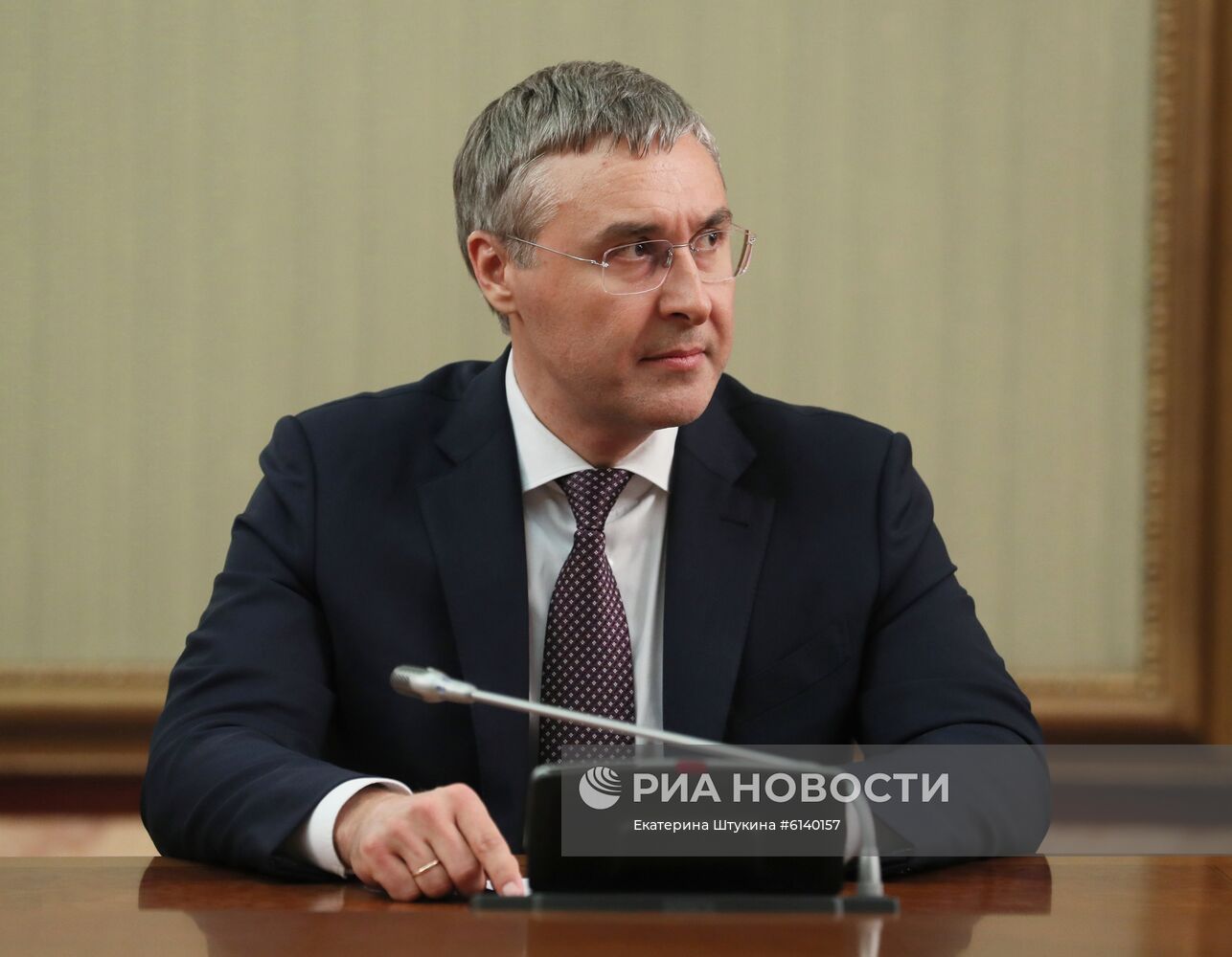 Президент РФ В. Путин провел встречу с новым правительством РФ