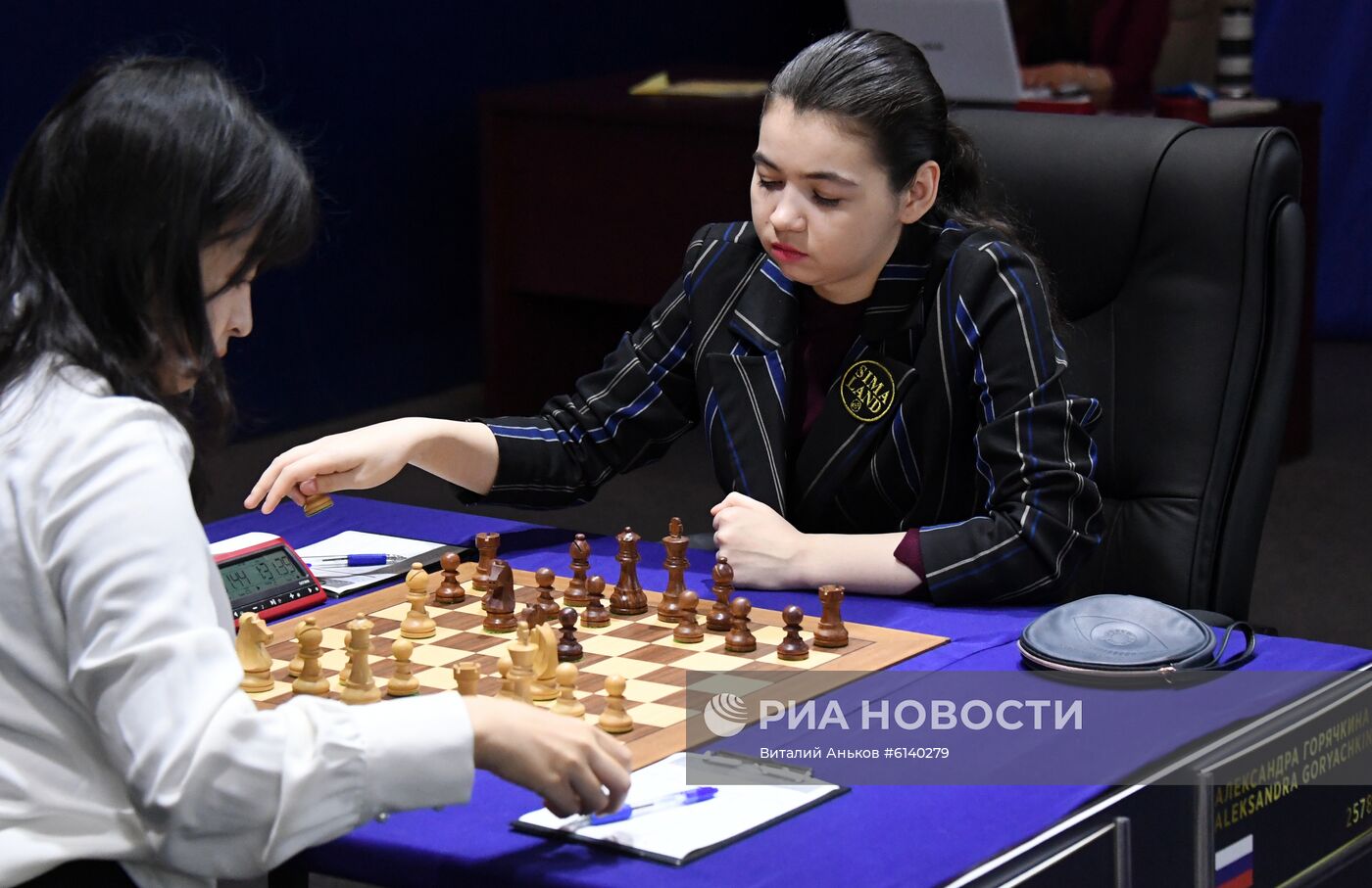 Шахматы. Первенство мира. А. Горячкина - Ц. Вэньцзюнь