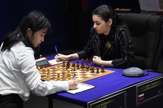 Шахматы. Первенство мира. А. Горячкина - Ц. Вэньцзюнь