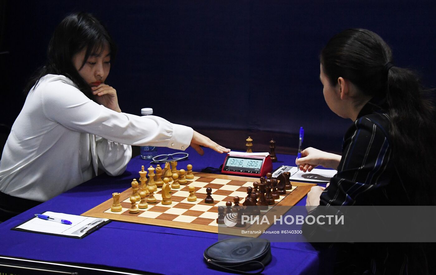 Шахматы. Первенство мира. А. Горячкина - Ц. Вэньцзюнь