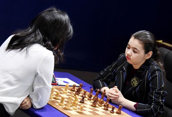 Шахматы. Первенство мира. А. Горячкина - Ц. Вэньцзюнь