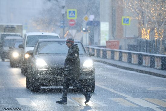 Снег в Москве