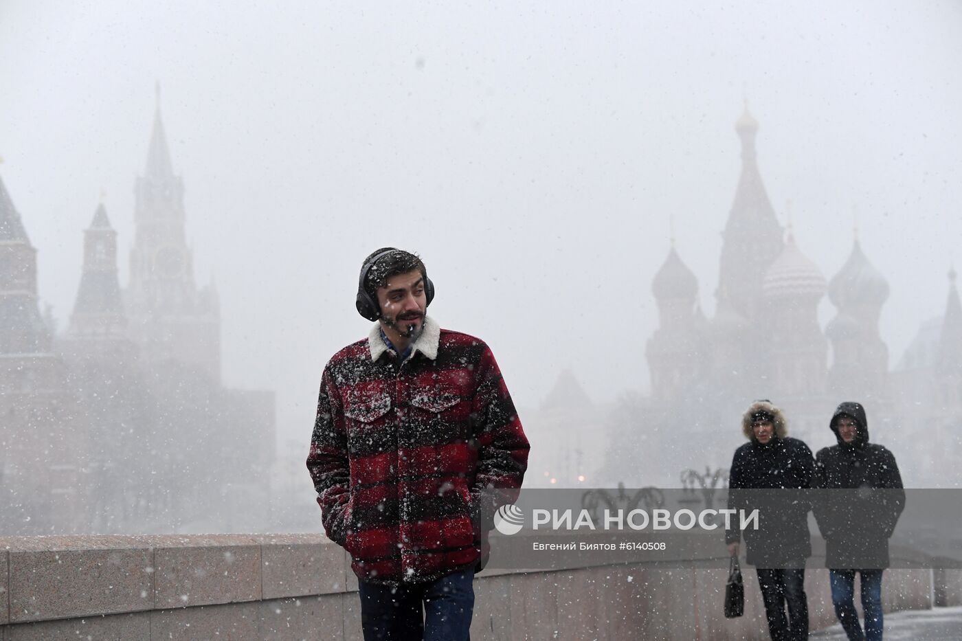 Снег в Москве