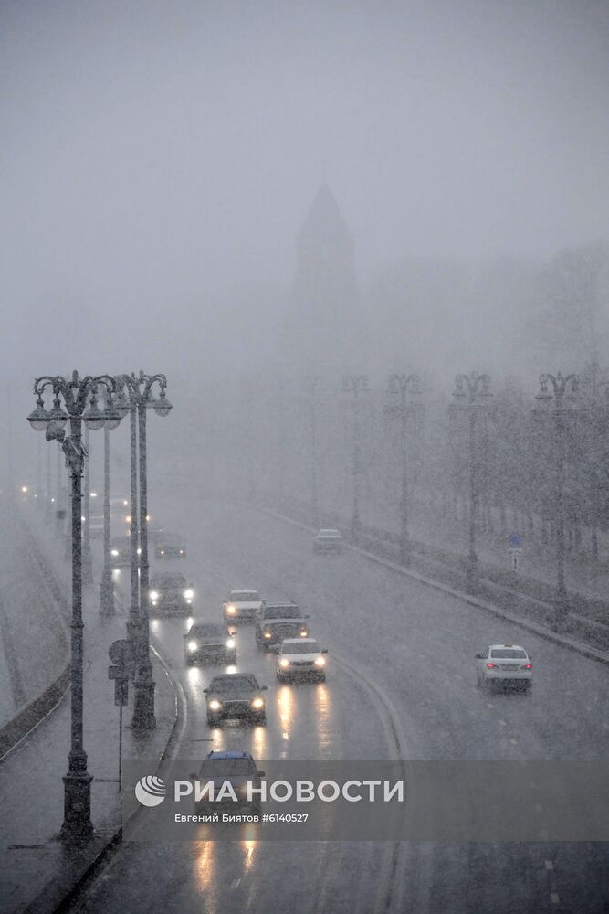 Снег в Москве