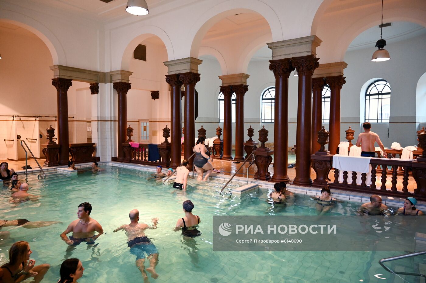 Купальня Сеченьи в Будапеште