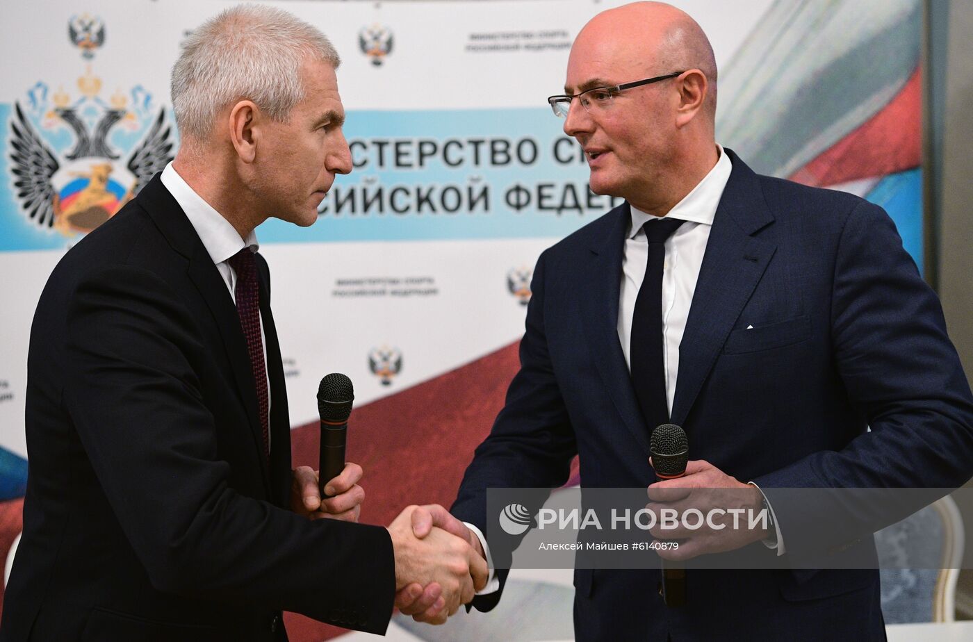 Министр спорта РФ О. Матыцин представлен коллективу