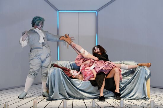 Спектакль "Lё Тартюф. Комедия" в Театре на Таганке