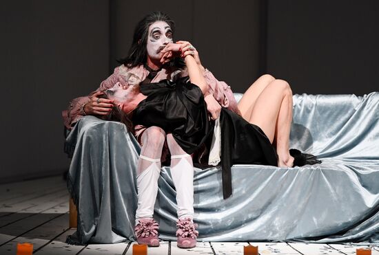 Спектакль "Lё Тартюф. Комедия" в Театре на Таганке