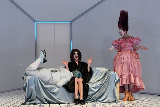 Спектакль "Lё Тартюф. Комедия" в Театре на Таганке