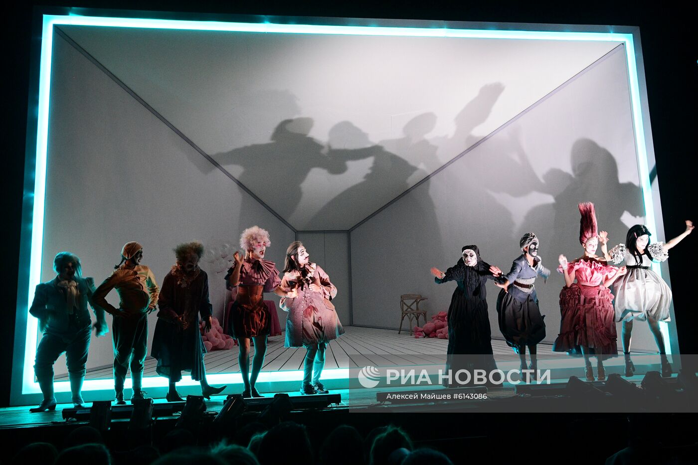 Спектакль "Lё Тартюф. Комедия" в Театре на Таганке