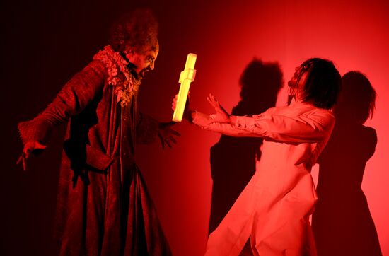 Спектакль "Lё Тартюф. Комедия" в Театре на Таганке