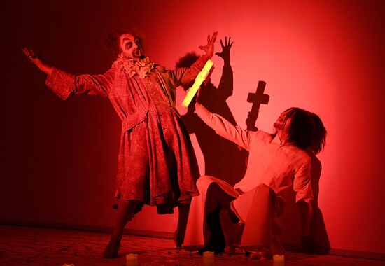 Спектакль "Lё Тартюф. Комедия" в Театре на Таганке