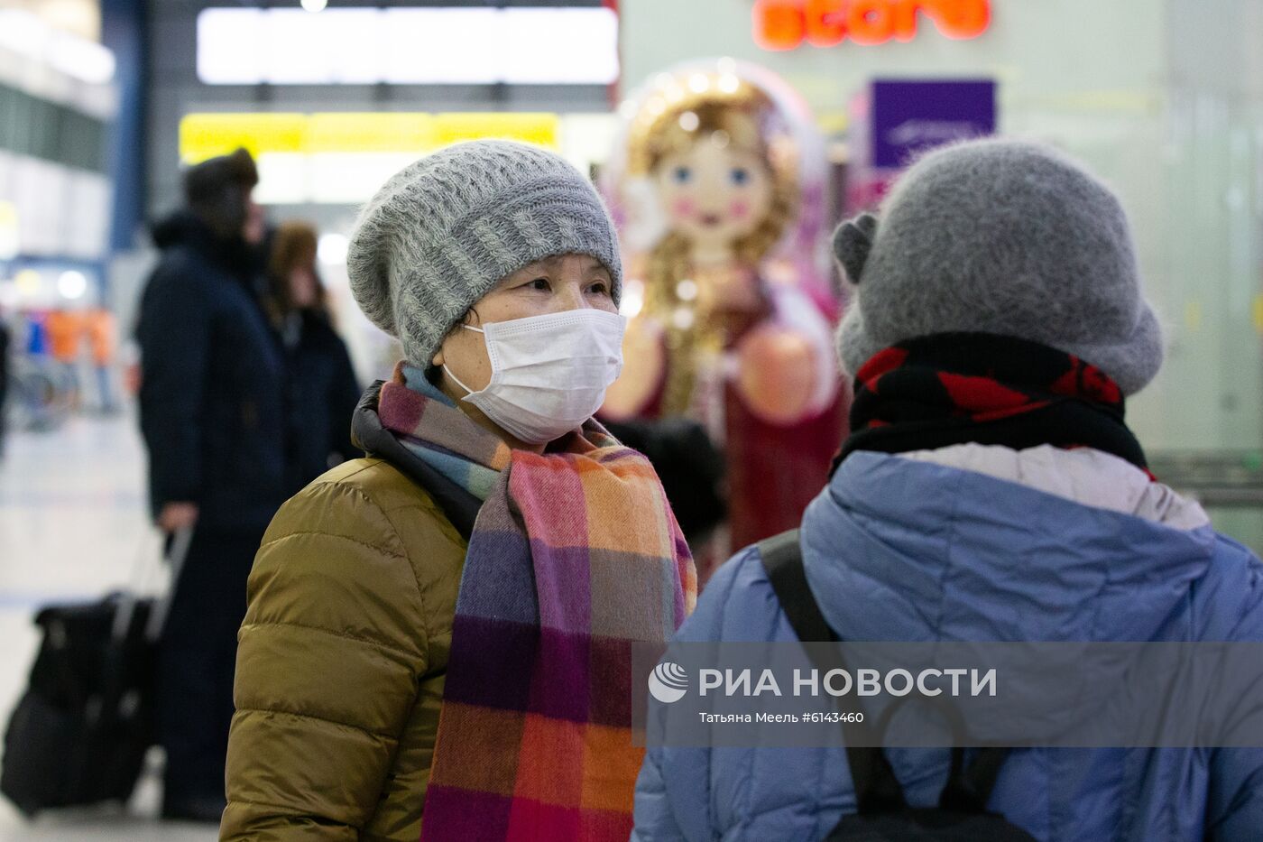 Пассажиры в зоне международных прилетов аэропорта Владивостока
