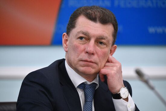 Вице-премьер правительства РФ Т. Голикова представила главу ПФР М. Топилина