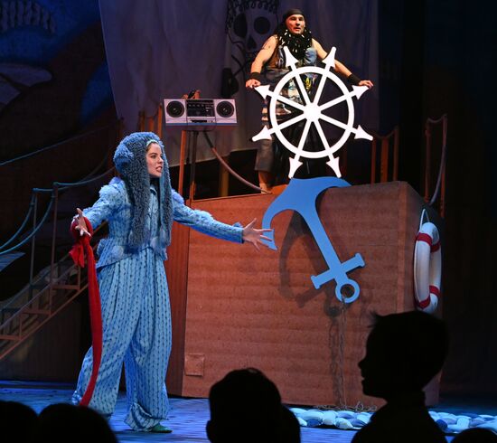 Спектакль "Голубой щенок" в театре О. Табакова