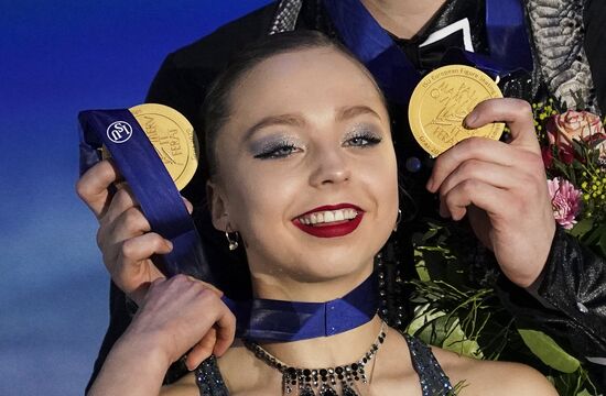 Фигурное катание. Чемпионат Европы. Пары. Церемония награждения