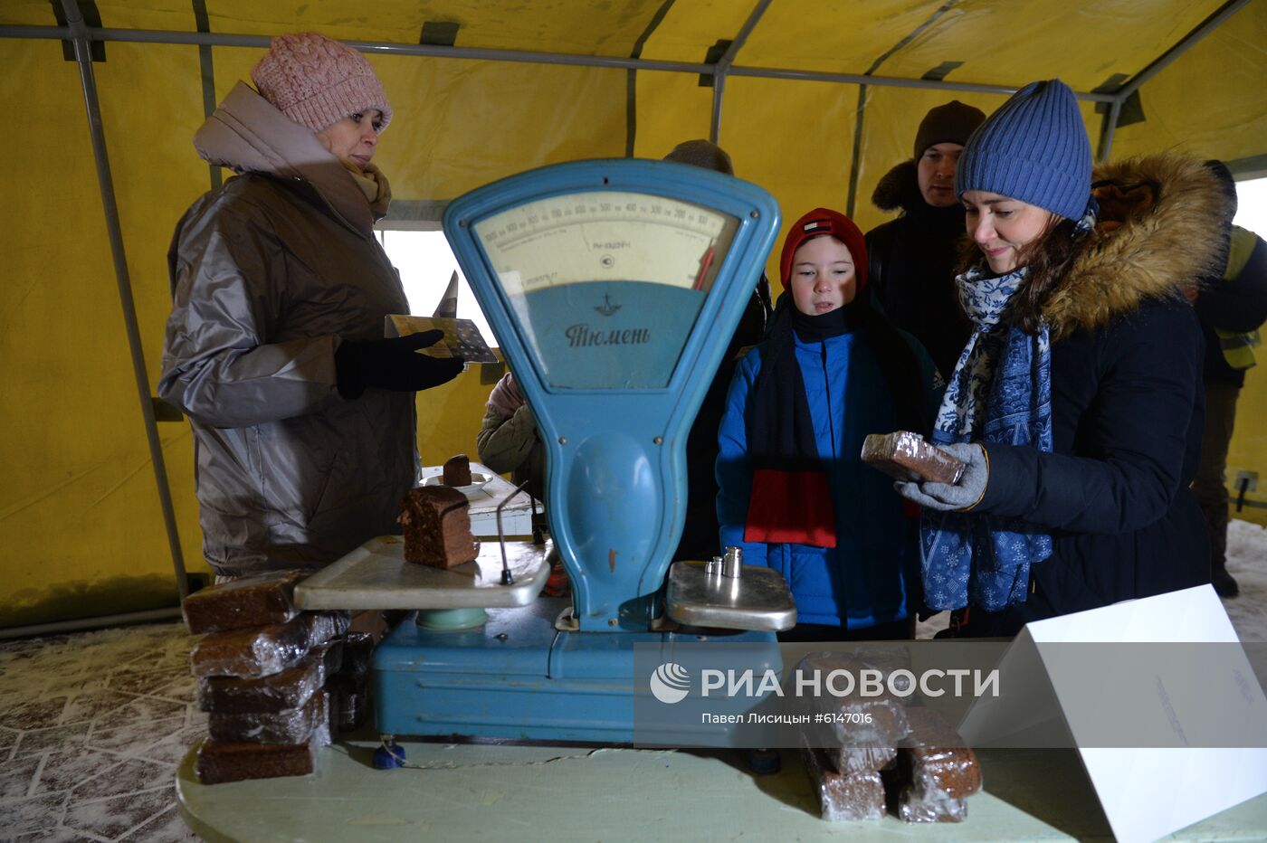 Акция "Блокадный хлеб" в регионах России