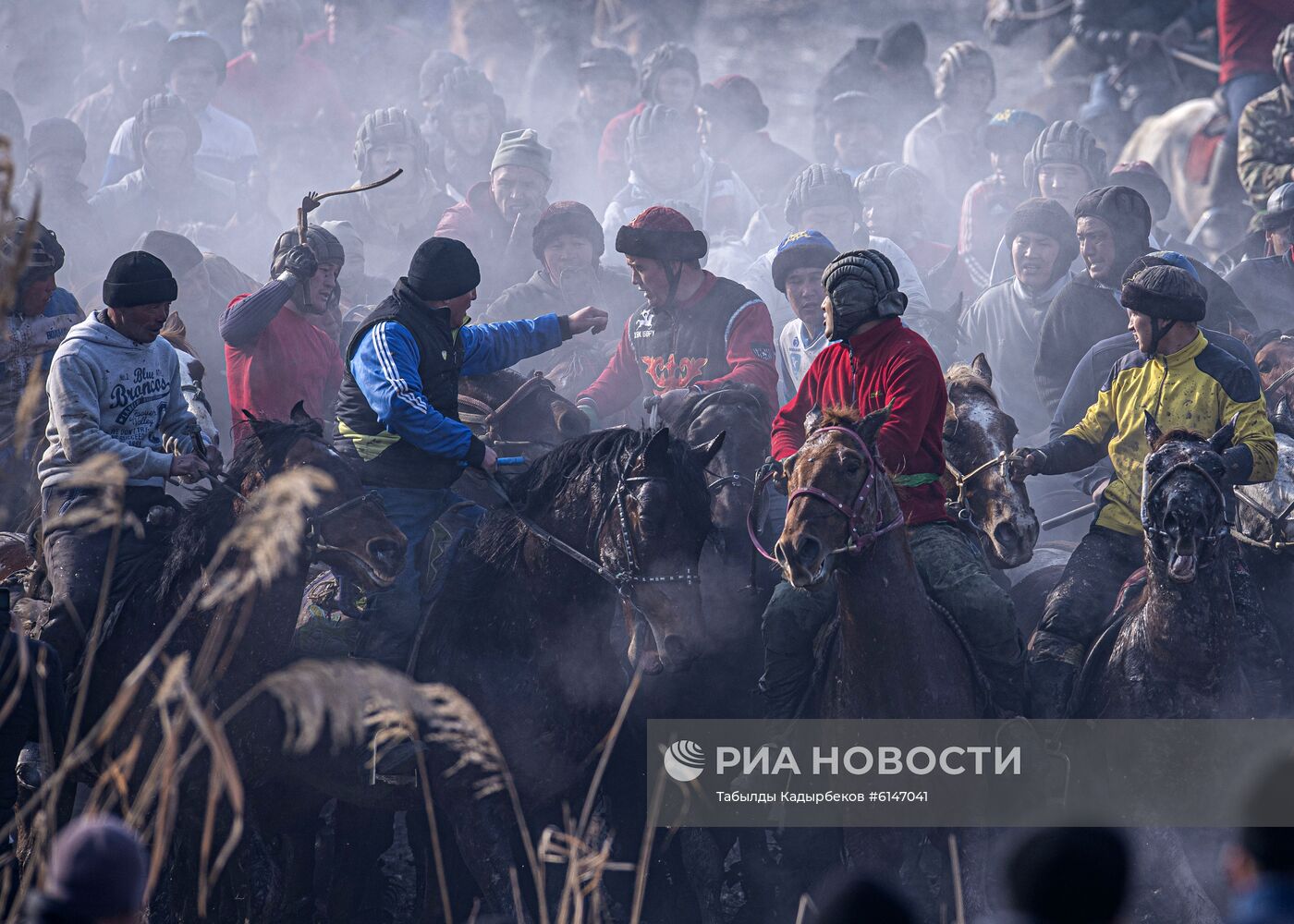 Национальное состязание "Аламан улаке" в Киргизии