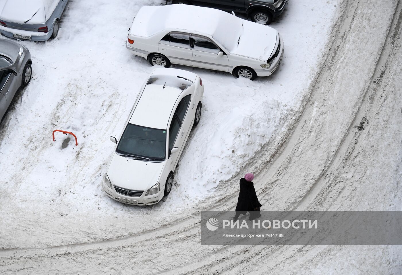 В Новосибирске ввели режим ЧС из-за снега