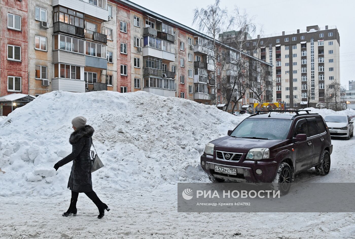 В Новосибирске ввели режим ЧС из-за снега