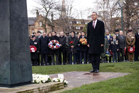 Церемония возложения венков в день памяти жертв Холокоста в Лондоне