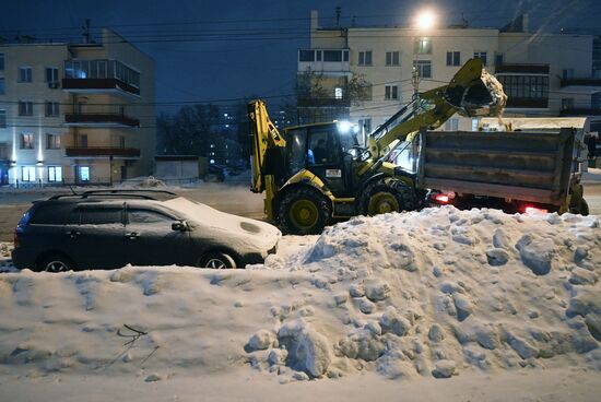 В Новосибирске ввели режим ЧС из-за снега