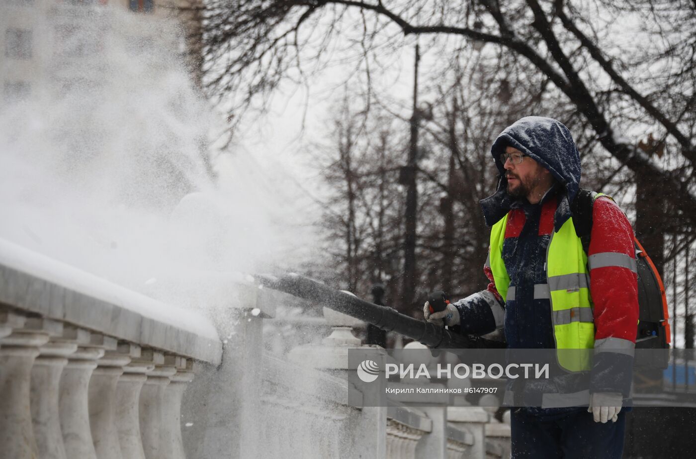 Уборка снега в Москве 