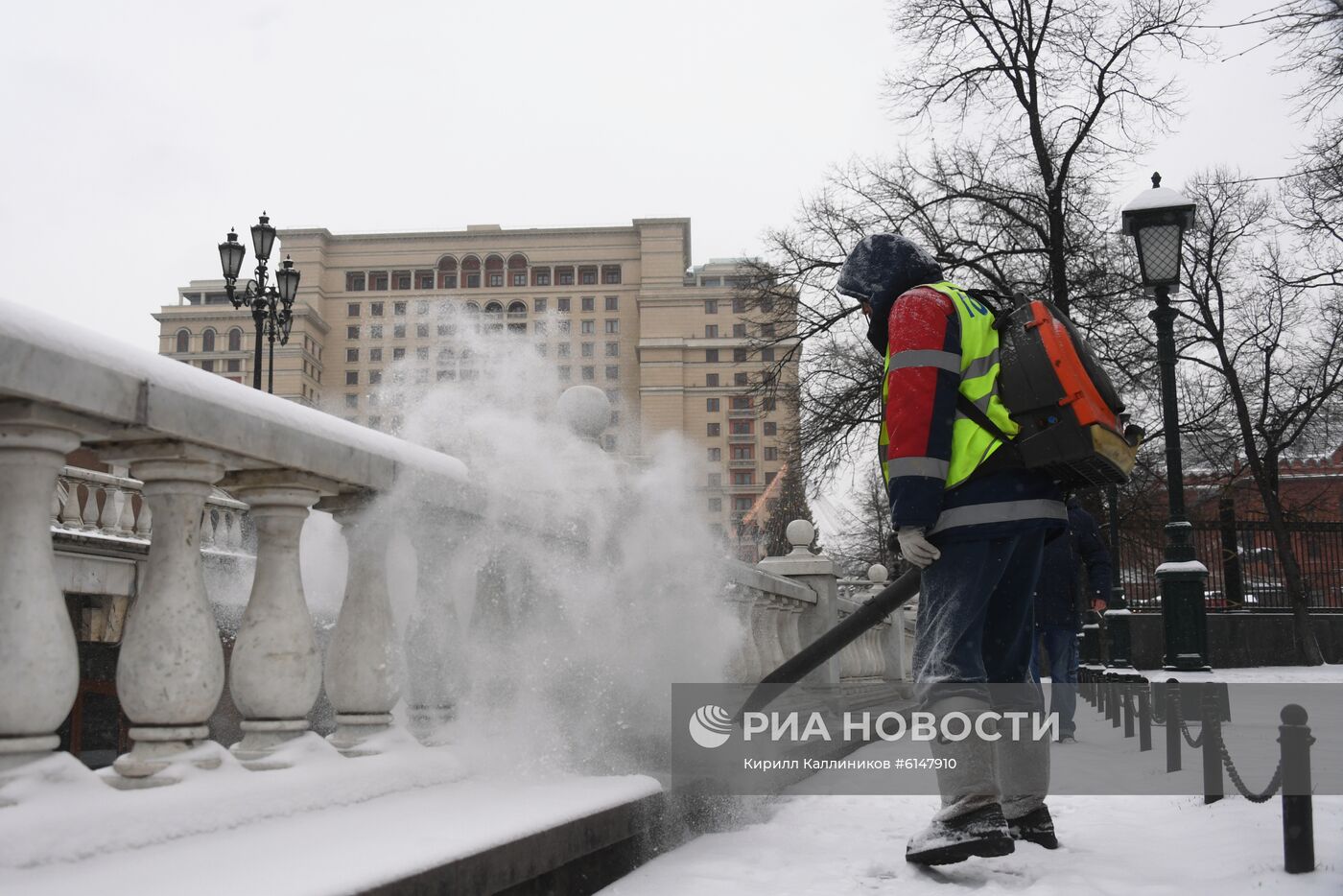 Уборка снега в Москве 